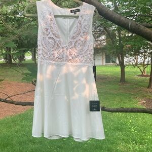 Lulus white, sleeveless dress, size medium, NWT